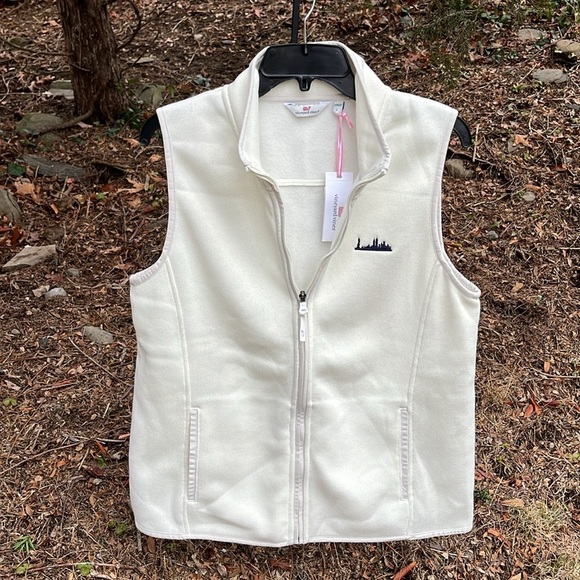 NWT {vineyard vines} NYC Custom Logo Vest - Picture 6 of 8